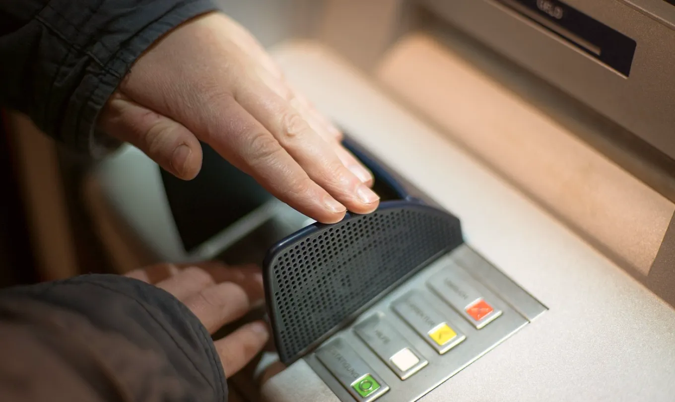 Guía práctica para retirar, depositar y consultar saldo en cajeros