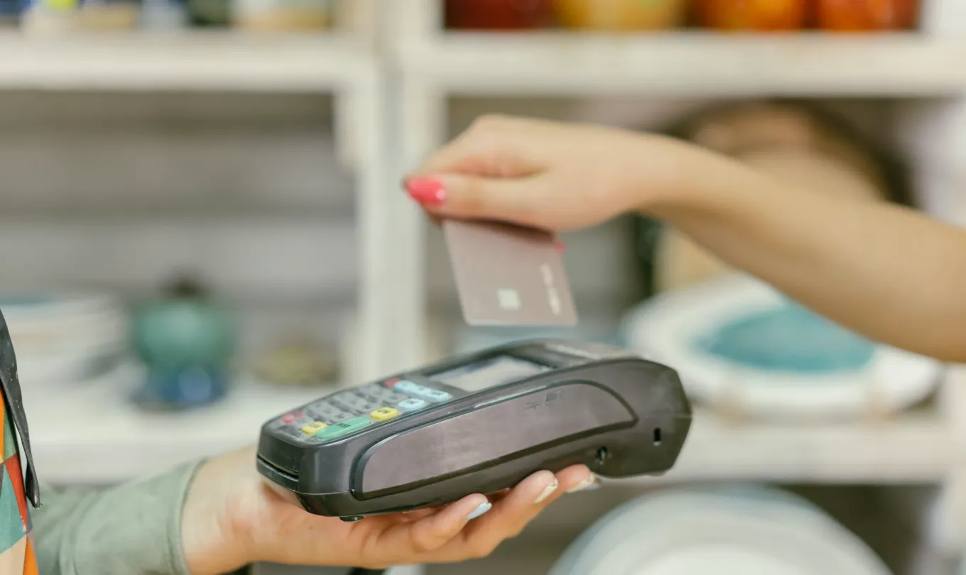 Tarjetas y pagos sin contacto: qué revisar en esta primavera
