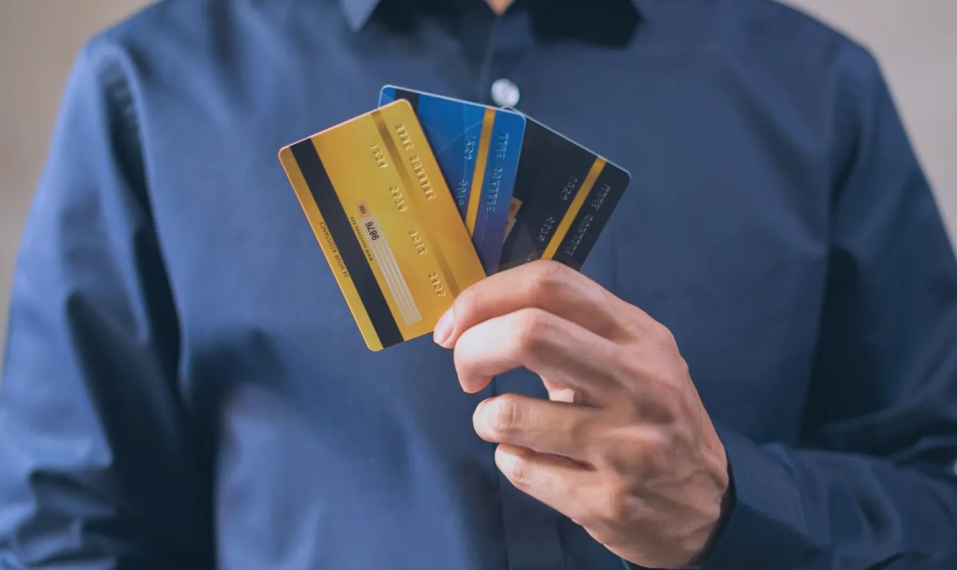 Débito, crédito y prepago: qué cambia al pagar con cada tarjeta